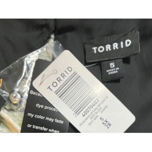 Torrid +5 Black Sweetheart Neckline Clip Floral Lined Long Sheer Sleeve Blouse - Picture 6 of 6